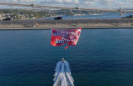 Türk Voleybolunun Şampiyonlukları İstanbul’un Köprülerinde Dalgalanıyor