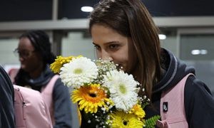 Vakıfbank, Antalya'da Çiçeklerle Karşılandı