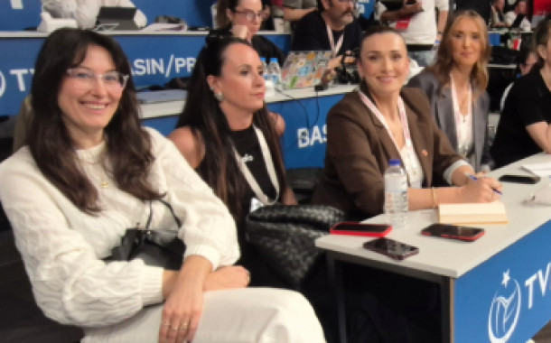 Burhan Felek Salonu'nda Basın Tribünü İşgal Altında