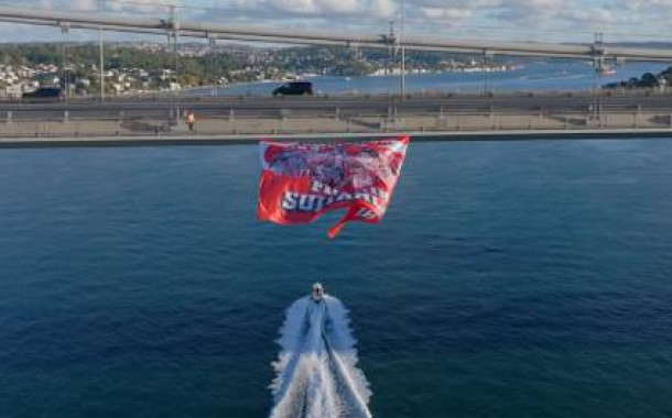 Türk Voleybolunun Şampiyonlukları İstanbul’un Köprülerinde Dalgalanıyor