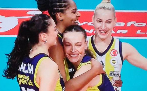 Fenerbahçe, Manisa'yı Set Vermeden Ağırladı