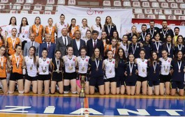 Genç Kızlarda Vakıfbank Şampiyon, Fenerbahçe Galip